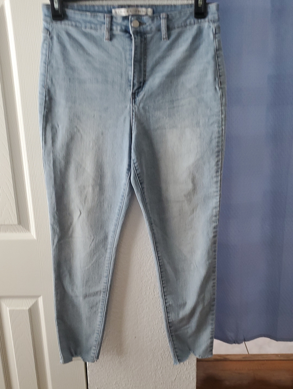 Tinseltown Light Wash High-Rise Women’s Jeans